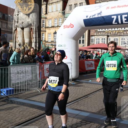 05.10.2025 - 20. swb-Marathon Bremen Yannick Fuchs http://msf.ph/oto/9259126 05.10.2025 11:17:04 Ziel 9698, 9838, 10728, 10736, 10752 meine-sportfotos.de
