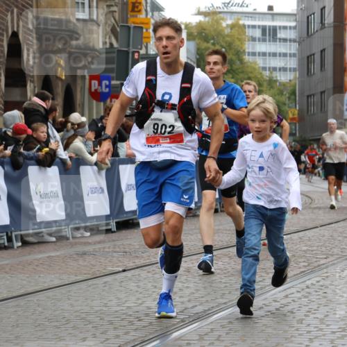 05.10.2025 - 20. swb-Marathon Bremen Strokosch-Dieckow http://msf.ph/oto/9259135 05.10.2025 12:55:59 Ziel 57, 481, 761, 902, 1633, 2048, 4375, 7766 meine-sportfotos.de