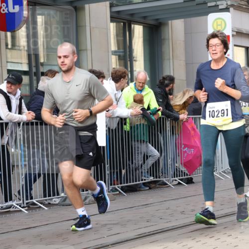 05.10.2025 - 20. swb-Marathon Bremen Strokosch-Dieckow http://msf.ph/oto/9259174 05.10.2025 10:59:38 Ziel 7621, 9005, 9378, 9381, 9473, 9603, 9604, 9611, 9612, 9666, 9673, 10138, 10290, 10291, 10311, 10489, 10572, 11026, 11125, 11266, 11444, 11582, 11600, 11639, 11644, 7621, 9005, 9378, 9381, 9473, 9603, 9604, 9611, 9612, 9666, 9673, 10138, 10290, 10291, 10311, 10489, 10572, 11026, 11125, 11266, 11444, 11582, 11600, 11639, 11644 meine-sportfotos.de