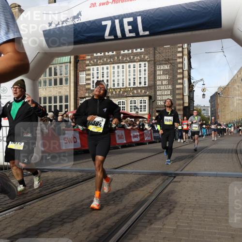 05.10.2025 - 20. swb-Marathon Bremen Yannick Fuchs http://msf.ph/oto/9259229 05.10.2025 10:56:24 Ziel 9258, 9855, 9968, 10196, 10989, 10992, 11364, 11366, 11554, 11630, 11741 meine-sportfotos.de