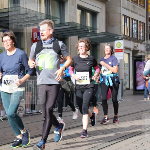 05.10.2025 - 20. swb-Marathon Bremen Strokosch-Dieckow http://msf.ph/oto/9259234 05.10.2025 10:59:40 Ziel 7621, 9005, 9378, 9381, 9603, 9604, 9611, 9612, 9666, 9673, 10138, 10290, 10291, 10311, 10345, 10489, 10572, 10889, 11026, 11125, 11266, 11444, 11582, 11600, 11639, 11644, 11713, 7621, 9005, 9378, 9381, 9603, 9604, 9611, 9612, 9666, 9673, 10138, 10290, 10291, 10311, 10345, 10489, 10572, 10889, 11026, 11125, 11266, 11444, 11582, 11600, 11639, 11644 meine-sportfotos.de