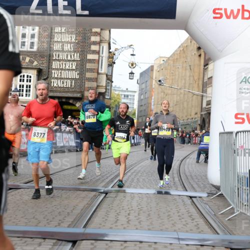 05.10.2025 - 20. swb-Marathon Bremen Yannick Fuchs http://msf.ph/oto/9259242 05.10.2025 10:47:48 Ziel 9339, 9377, 10062, 10073, 10676, 10850, 10875, 10947, 11244, 11330, 11409, 11708 meine-sportfotos.de