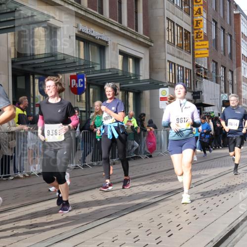 05.10.2025 - 20. swb-Marathon Bremen Strokosch-Dieckow http://msf.ph/oto/9259265 05.10.2025 10:59:41 Ziel 7177, 7621, 9005, 9378, 9381, 9603, 9604, 9611, 9612, 9666, 9672, 9673, 10138, 10290, 10291, 10311, 10345, 10489, 10572, 10889, 10919, 11026, 11050, 11125, 11266, 11444, 11600, 11639, 11644, 11713, 7177, 7621, 9005, 9378, 9381, 9603, 9604, 9611, 9612, 9666, 9672, 9673, 10138, 10290, 10291, 10311, 10345, 10489, 10572, 10889, 10919, 11026, 11050, 11125, 11266, 11444, 11600, 11639, 11644 meine-sportfotos.de