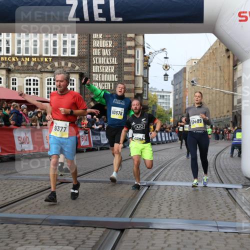 05.10.2025 - 20. swb-Marathon Bremen Yannick Fuchs http://msf.ph/oto/9259283 05.10.2025 10:47:48 Ziel 9339, 9377, 10062, 10073, 10676, 10850, 10875, 10947, 11244, 11330, 11409, 11708 meine-sportfotos.de