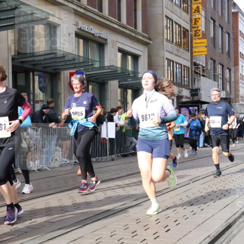 05.10.2025 - 20. swb-Marathon Bremen Strokosch-Dieckow http://msf.ph/oto/9259284 05.10.2025 10:59:41 Ziel 7177, 7621, 9005, 9378, 9381, 9603, 9604, 9611, 9612, 9666, 9672, 9673, 10138, 10290, 10291, 10311, 10345, 10489, 10572, 10889, 10919, 11026, 11050, 11125, 11266, 11444, 11600, 11639, 11644, 11713, 7177, 7621, 9005, 9378, 9381, 9603, 9604, 9611, 9612, 9666, 9672, 9673, 10138, 10290, 10291, 10311, 10345, 10489, 10572, 10889, 10919, 11026, 11050, 11125, 11266, 11444, 11600, 11639, 11644 meine-sportfotos.de