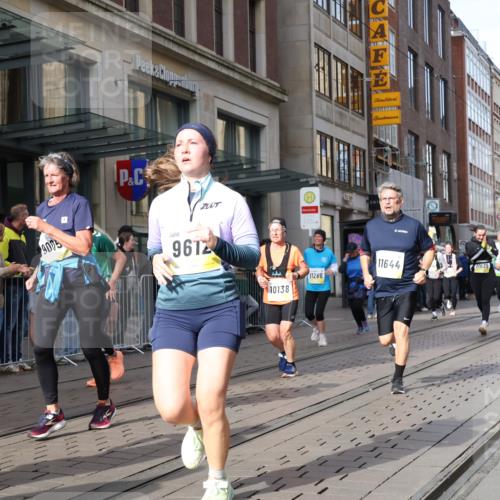 05.10.2025 - 20. swb-Marathon Bremen Strokosch-Dieckow http://msf.ph/oto/9259297 05.10.2025 10:59:42 Ziel 7177, 7621, 9005, 9378, 9381, 9603, 9604, 9611, 9612, 9666, 9672, 9673, 10138, 10290, 10291, 10311, 10345, 10489, 10572, 10889, 10919, 11026, 11050, 11125, 11266, 11444, 11600, 11639, 11644, 11713, 7177, 7621, 9005, 9378, 9381, 9603, 9604, 9611, 9612, 9666, 9672, 9673, 10138, 10290, 10291, 10311, 10345, 10489, 10572, 10889, 10919, 11026, 11050, 11125, 11266, 11444, 11600, 11639, 11644 meine-sportfotos.de