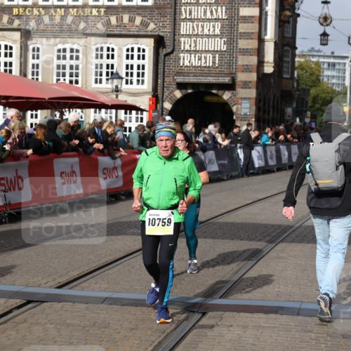 05.10.2025 - 20. swb-Marathon Bremen Yannick Fuchs http://msf.ph/oto/9259324 05.10.2025 11:17:16 Ziel 10759, 10874 meine-sportfotos.de