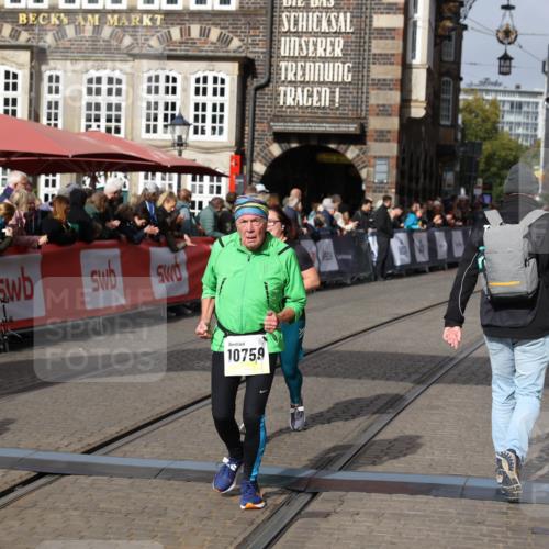 05.10.2025 - 20. swb-Marathon Bremen Yannick Fuchs http://msf.ph/oto/9259332 05.10.2025 11:17:16 Ziel 10759, 10874 meine-sportfotos.de