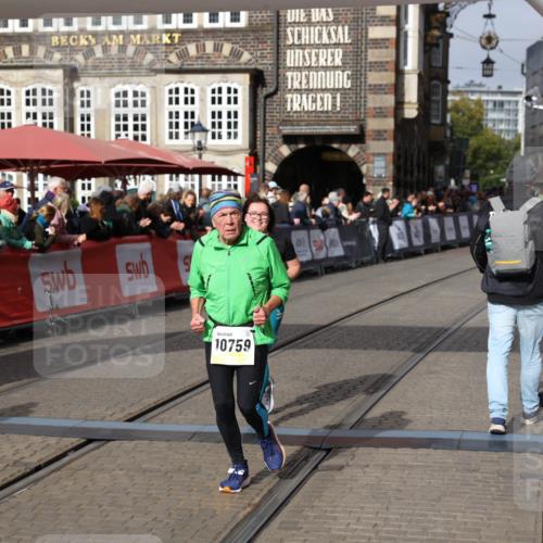 05.10.2025 - 20. swb-Marathon Bremen Yannick Fuchs http://msf.ph/oto/9259340 05.10.2025 11:17:17 Ziel 10759, 10874 meine-sportfotos.de