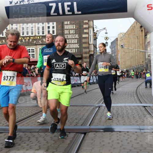 05.10.2025 - 20. swb-Marathon Bremen Yannick Fuchs http://msf.ph/oto/9259358 05.10.2025 10:47:50 Ziel 9377, 10062, 10073, 10382, 10601, 10676, 10850, 10875, 10947, 11244, 11330, 11409, 11708 meine-sportfotos.de