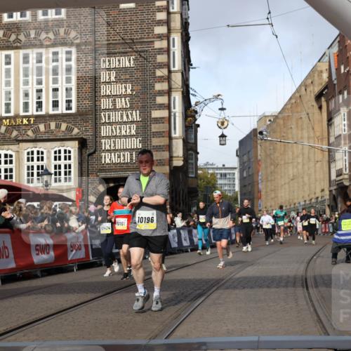 05.10.2025 - 20. swb-Marathon Bremen Yannick Fuchs http://msf.ph/oto/9259360 05.10.2025 10:56:25 Ziel 9258, 9855, 9968, 10191, 10196, 10424, 10992, 11364, 11366, 11554, 11630, 11741 meine-sportfotos.de
