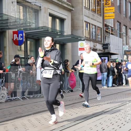 05.10.2025 - 20. swb-Marathon Bremen Strokosch-Dieckow http://msf.ph/oto/9259366 05.10.2025 10:59:45 Ziel 7177, 7621, 9005, 9381, 9495, 9603, 9604, 9611, 9612, 9666, 9672, 10138, 10290, 10291, 10311, 10345, 10489, 10572, 10889, 10919, 10985, 11026, 11050, 11125, 11266, 11444, 11600, 11639, 11644, 11713, 7177, 7621, 9005, 9381, 9495, 9603, 9604, 9611, 9612, 9666, 9672, 10138, 10290, 10291, 10311, 10345, 10489, 10572, 10889, 10919, 10985, 11026, 11050, 11125, 11266, 11444, 11600, 11639, 11644 meine-sportfotos.de