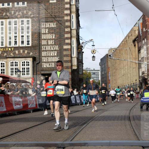 05.10.2025 - 20. swb-Marathon Bremen Yannick Fuchs http://msf.ph/oto/9259369 05.10.2025 10:56:25 Ziel 9258, 9855, 9968, 10191, 10196, 10424, 10992, 11364, 11366, 11554, 11630, 11741 meine-sportfotos.de