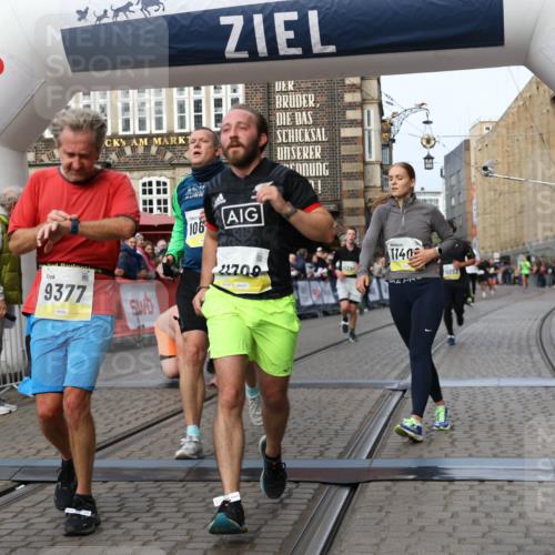 05.10.2025 - 20. swb-Marathon Bremen Yannick Fuchs http://msf.ph/oto/9259382 05.10.2025 10:47:50 Ziel 9377, 10062, 10073, 10382, 10601, 10676, 10850, 10875, 10947, 11244, 11330, 11409, 11708 meine-sportfotos.de