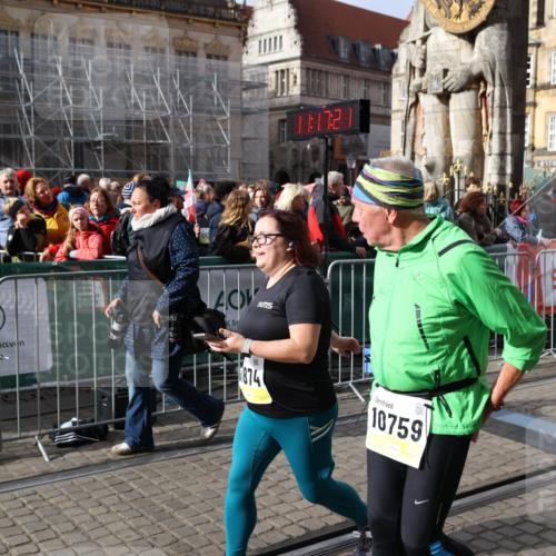 05.10.2025 - 20. swb-Marathon Bremen Yannick Fuchs http://msf.ph/oto/9259432 05.10.2025 11:17:20 Ziel 10759, 10874 meine-sportfotos.de