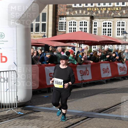 05.10.2025 - 20. swb-Marathon Bremen Yannick Fuchs http://msf.ph/oto/9259506 05.10.2025 11:17:28 Ziel 11008 meine-sportfotos.de