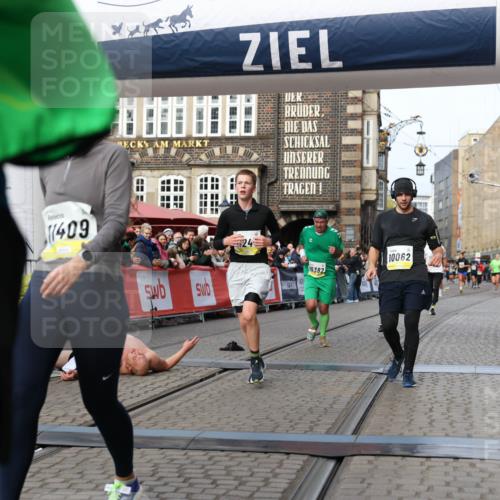 05.10.2025 - 20. swb-Marathon Bremen Yannick Fuchs http://msf.ph/oto/9259519 05.10.2025 10:47:52 Ziel 9377, 10062, 10382, 10601, 10676, 11244, 11330, 11409, 11708 meine-sportfotos.de