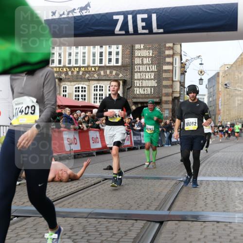 05.10.2025 - 20. swb-Marathon Bremen Yannick Fuchs http://msf.ph/oto/9259527 05.10.2025 10:47:52 Ziel 9377, 10062, 10382, 10601, 10676, 11244, 11330, 11409, 11708 meine-sportfotos.de