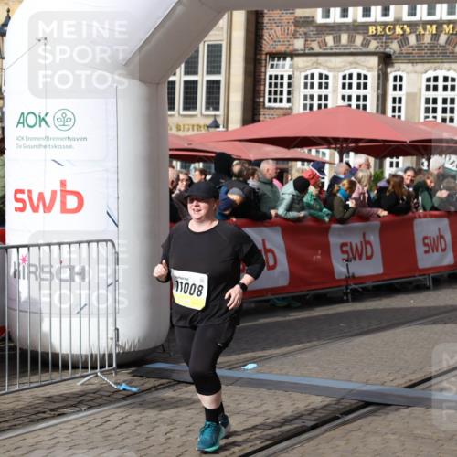 05.10.2025 - 20. swb-Marathon Bremen Yannick Fuchs http://msf.ph/oto/9259538 05.10.2025 11:17:28 Ziel 11008 meine-sportfotos.de