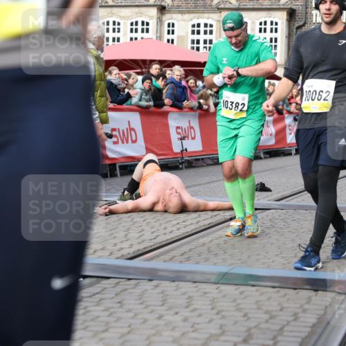 05.10.2025 - 20. swb-Marathon Bremen Yannick Fuchs http://msf.ph/oto/9259573 05.10.2025 10:47:54 Ziel 9377, 10062, 10382, 10601, 10676, 10929, 11244, 11409, 11708 meine-sportfotos.de