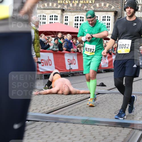 05.10.2025 - 20. swb-Marathon Bremen Yannick Fuchs http://msf.ph/oto/9259582 05.10.2025 10:47:54 Ziel 9377, 10062, 10382, 10601, 10676, 10929, 11244, 11409, 11708 meine-sportfotos.de