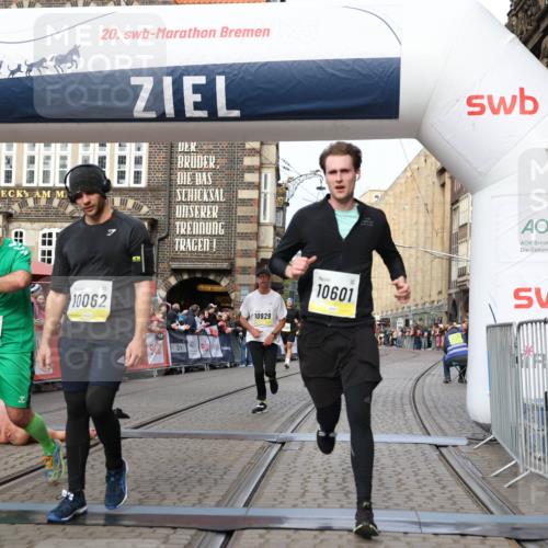 05.10.2025 - 20. swb-Marathon Bremen Yannick Fuchs http://msf.ph/oto/9259606 05.10.2025 10:47:55 Ziel 10062, 10382, 10601, 10676, 10929, 11244, 11409, 11708 meine-sportfotos.de