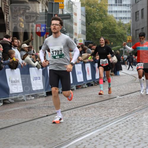 05.10.2025 - 20. swb-Marathon Bremen Strokosch-Dieckow http://msf.ph/oto/9259616 05.10.2025 12:56:15 Ziel 1379, 1833, 2135, 3707 meine-sportfotos.de
