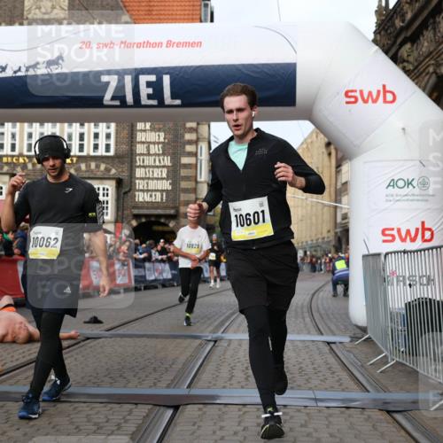 05.10.2025 - 20. swb-Marathon Bremen Yannick Fuchs http://msf.ph/oto/9259623 05.10.2025 10:47:55 Ziel 10062, 10382, 10601, 10676, 10929, 11244, 11409, 11708 meine-sportfotos.de