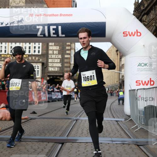 05.10.2025 - 20. swb-Marathon Bremen Yannick Fuchs http://msf.ph/oto/9259631 05.10.2025 10:47:55 Ziel 10062, 10382, 10601, 10676, 10929, 11244, 11409, 11708 meine-sportfotos.de