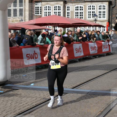05.10.2025 - 20. swb-Marathon Bremen Yannick Fuchs http://msf.ph/oto/9259637 05.10.2025 11:17:35 Ziel 9805 meine-sportfotos.de