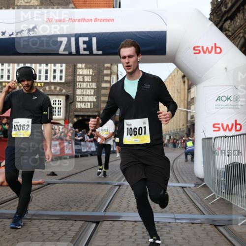 05.10.2025 - 20. swb-Marathon Bremen Yannick Fuchs http://msf.ph/oto/9259649 05.10.2025 10:47:56 Ziel 10062, 10382, 10601, 10929, 11244 meine-sportfotos.de