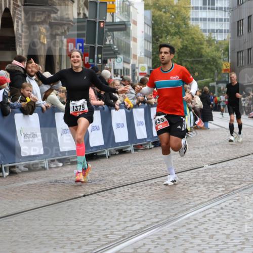 05.10.2025 - 20. swb-Marathon Bremen Strokosch-Dieckow http://msf.ph/oto/9259711 05.10.2025 12:56:16 Ziel 221, 1379, 1833, 2135, 3707 meine-sportfotos.de