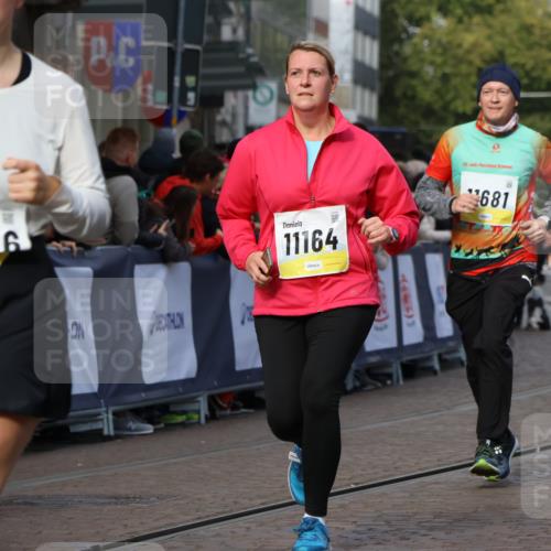 05.10.2025 - 20. swb-Marathon Bremen Strokosch-Dieckow http://msf.ph/oto/9259722 05.10.2025 11:05:32 Ziel 7654, 9210, 9419, 9752, 10025, 10289, 10426, 10437, 10511, 10542, 10999, 11164, 11676, 11681 meine-sportfotos.de