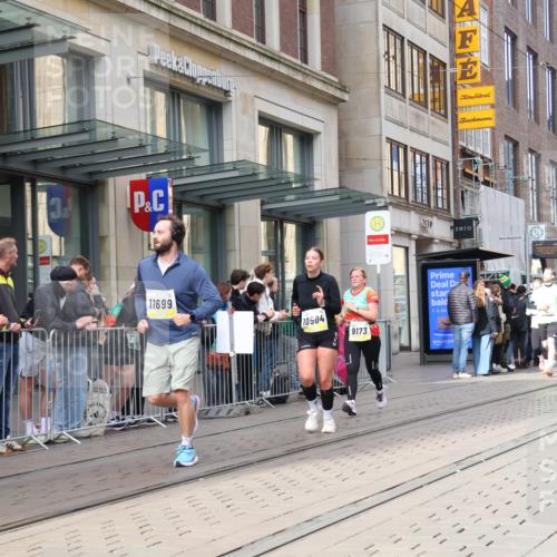 05.10.2025 - 20. swb-Marathon Bremen Strokosch-Dieckow http://msf.ph/oto/9259750 05.10.2025 11:00:04 Ziel 7177, 7178, 7215, 9173, 9177, 9271, 9495, 9531, 9672, 10063, 10067, 10071, 10079, 10217, 10345, 10406, 10492, 10504, 10794, 10889, 10919, 10930, 10985, 11003, 11050, 11063, 11071, 11255, 11263, 11424, 11511, 11534, 11595, 11610, 11619, 11699, 11713, 7177, 7178, 7215, 9173, 9177, 9271, 9495, 9531, 9672, 10063, 10067, 10071, 10079, 10217, 10345, 10406, 10492, 10504, 10794, 10889, 10919, 10930, 10985, 11003, 11050, 11063, 11071, 11255, 11263, 11424, 11511 meine-sportfotos.de