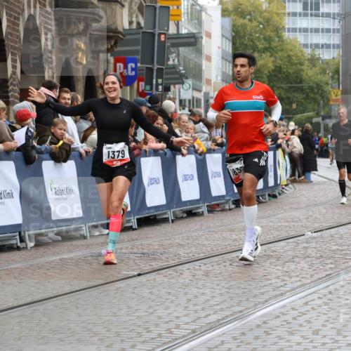 05.10.2025 - 20. swb-Marathon Bremen Strokosch-Dieckow http://msf.ph/oto/9259771 05.10.2025 12:56:16 Ziel 221, 1379, 1833, 2135, 3707 meine-sportfotos.de