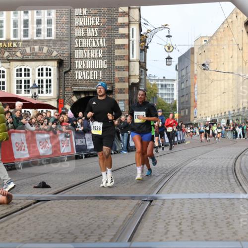 05.10.2025 - 20. swb-Marathon Bremen Yannick Fuchs http://msf.ph/oto/9259778 05.10.2025 10:48:00 Ziel 9929, 10089, 10382, 10601, 10929, 11628 meine-sportfotos.de