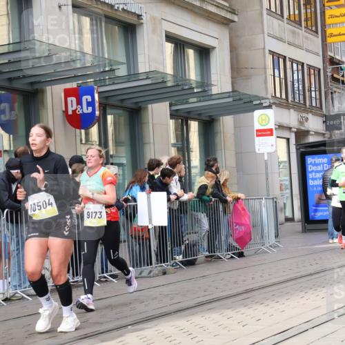 05.10.2025 - 20. swb-Marathon Bremen Strokosch-Dieckow http://msf.ph/oto/9259796 05.10.2025 11:00:05 Ziel 7177, 7178, 7215, 9173, 9177, 9271, 9495, 9531, 9672, 10063, 10067, 10071, 10079, 10217, 10345, 10406, 10492, 10504, 10794, 10889, 10919, 10930, 10985, 11003, 11050, 11063, 11071, 11162, 11255, 11263, 11424, 11511, 11534, 11595, 11610, 11619, 11699, 7177, 7178, 7215, 9173, 9177, 9271, 9495, 9531, 9672, 10063, 10067, 10071, 10079, 10217, 10345, 10406, 10492, 10504, 10794, 10889, 10919, 10930, 10985, 11003, 11050, 11063, 11071, 11162, 11255, 11263, 11424, 11511 meine-sportfotos.de