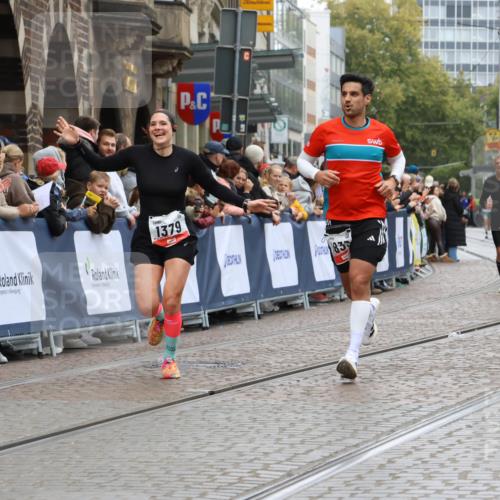 05.10.2025 - 20. swb-Marathon Bremen Strokosch-Dieckow http://msf.ph/oto/9259799 05.10.2025 12:56:16 Ziel 221, 1379, 1833, 2135, 3707 meine-sportfotos.de