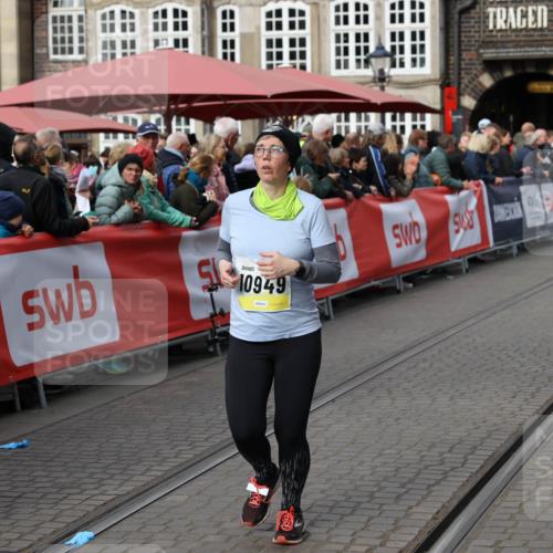 05.10.2025 - 20. swb-Marathon Bremen Yannick Fuchs http://msf.ph/oto/9259807 05.10.2025 11:18:04 Ziel 10949 meine-sportfotos.de