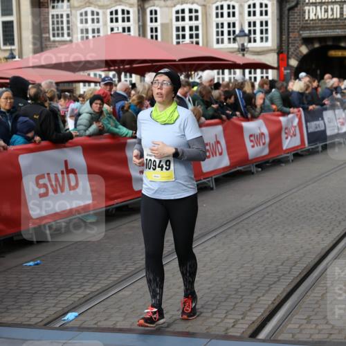 05.10.2025 - 20. swb-Marathon Bremen Yannick Fuchs http://msf.ph/oto/9259826 05.10.2025 11:18:04 Ziel 10949 meine-sportfotos.de
