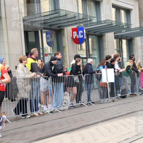 05.10.2025 - 20. swb-Marathon Bremen Strokosch-Dieckow http://msf.ph/oto/9259830 05.10.2025 11:00:06 Ziel 7177, 7178, 7215, 9173, 9177, 9271, 9495, 9531, 9672, 10063, 10067, 10071, 10079, 10217, 10406, 10492, 10504, 10794, 10919, 10930, 10985, 11003, 11050, 11063, 11071, 11162, 11255, 11263, 11424, 11511, 11534, 11595, 11610, 11619, 11699, 7177, 7178, 7215, 9173, 9177, 9271, 9495, 9531, 9672, 10063, 10067, 10071, 10079, 10217, 10406, 10492, 10504, 10794, 10919, 10930, 10985, 11003, 11050, 11063, 11071, 11162, 11255, 11263, 11424, 11511 meine-sportfotos.de