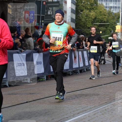 05.10.2025 - 20. swb-Marathon Bremen Strokosch-Dieckow http://msf.ph/oto/9259833 05.10.2025 11:05:34 Ziel 7654, 9210, 9419, 9752, 10025, 10426, 10437, 10542, 10843, 10844, 10999, 11164, 11604, 11676, 11681 meine-sportfotos.de