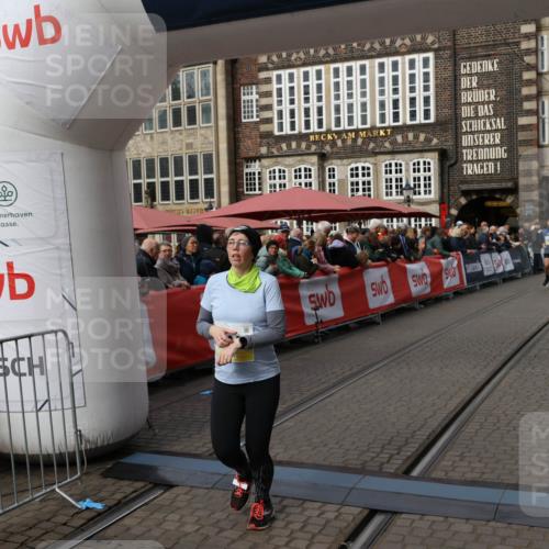 05.10.2025 - 20. swb-Marathon Bremen Yannick Fuchs http://msf.ph/oto/9259835 05.10.2025 11:18:05 Ziel 10949 meine-sportfotos.de