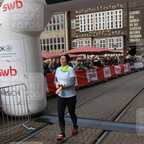 05.10.2025 - 20. swb-Marathon Bremen Yannick Fuchs http://msf.ph/oto/9259857 05.10.2025 11:18:05 Ziel 10949 meine-sportfotos.de