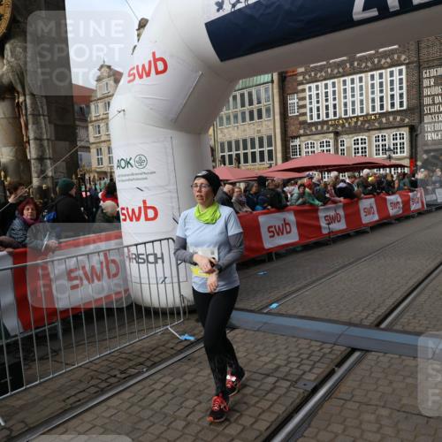 05.10.2025 - 20. swb-Marathon Bremen Yannick Fuchs http://msf.ph/oto/9259865 05.10.2025 11:18:05 Ziel 10949 meine-sportfotos.de