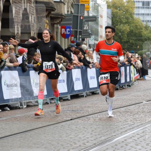 05.10.2025 - 20. swb-Marathon Bremen Strokosch-Dieckow http://msf.ph/oto/9259872 05.10.2025 12:56:17 Ziel 221, 728, 1379, 1833, 2135 meine-sportfotos.de