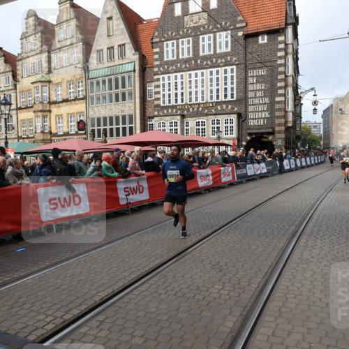 05.10.2025 - 20. swb-Marathon Bremen Yannick Fuchs http://msf.ph/oto/9259913 05.10.2025 11:18:08 Ziel 10808, 10949 meine-sportfotos.de
