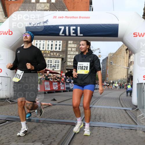 05.10.2025 - 20. swb-Marathon Bremen Yannick Fuchs http://msf.ph/oto/9259965 05.10.2025 10:48:03 Ziel 9929, 10089, 10266, 10929, 11187, 11628 meine-sportfotos.de
