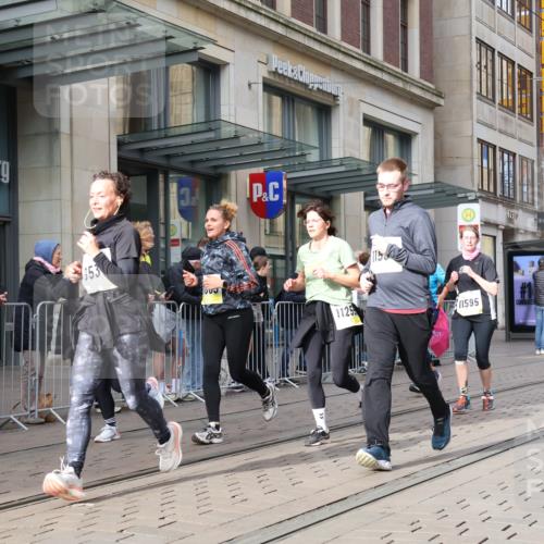 05.10.2025 - 20. swb-Marathon Bremen Strokosch-Dieckow http://msf.ph/oto/9259968 05.10.2025 11:00:12 Ziel 7178, 7215, 9173, 9177, 9271, 9272, 9531, 9858, 10063, 10067, 10071, 10079, 10217, 10406, 10492, 10504, 10518, 10794, 10872, 10901, 10930, 11003, 11034, 11071, 11162, 11255, 11263, 11424, 11511, 11534, 11595, 11610, 11619, 11699, 7178, 7215, 9173, 9177, 9271, 9272, 9531, 9858, 10063, 10067, 10071, 10079, 10217, 10406, 10492, 10504, 10518, 10794, 10872, 10901, 10930, 11003, 11034, 11071, 11162, 11255, 11263, 11424, 11511 meine-sportfotos.de