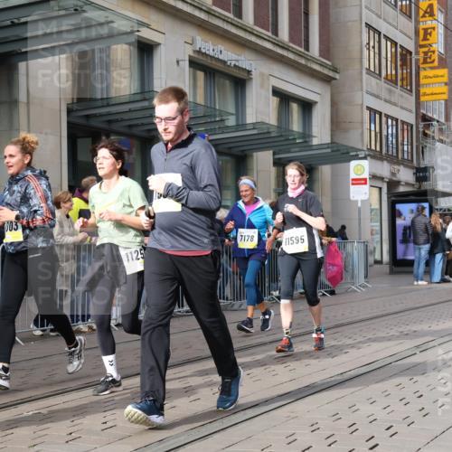 05.10.2025 - 20. swb-Marathon Bremen Strokosch-Dieckow http://msf.ph/oto/9259989 05.10.2025 11:00:13 Ziel 7178, 7215, 9173, 9177, 9271, 9272, 9531, 9858, 10063, 10067, 10071, 10079, 10217, 10504, 10518, 10794, 10872, 10901, 10930, 11003, 11034, 11071, 11162, 11255, 11424, 11511, 11534, 11595, 11610, 11619, 11699, 7178, 7215, 9173, 9177, 9271, 9272, 9531, 9858, 10063, 10067, 10071, 10079, 10217, 10504, 10518, 10794, 10872, 10901, 10930, 11003, 11034, 11071, 11162, 11255, 11424, 11511 meine-sportfotos.de